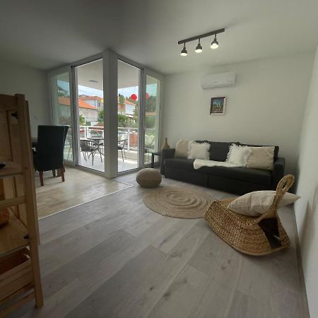 Vila Regina Apartment Paloma With Swimming Pool يزيرا المظهر الخارجي الصورة