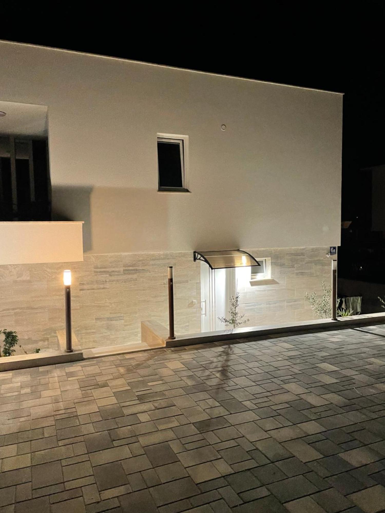 Vila Regina Apartment Paloma With Swimming Pool يزيرا المظهر الخارجي الصورة