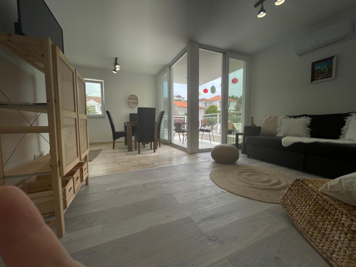 Vila Regina Apartment Paloma With Swimming Pool يزيرا المظهر الخارجي الصورة