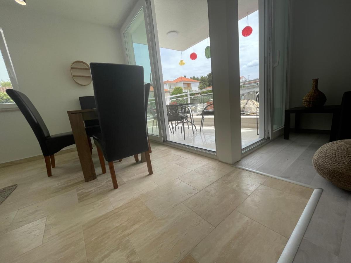 Vila Regina Apartment Paloma With Swimming Pool يزيرا المظهر الخارجي الصورة