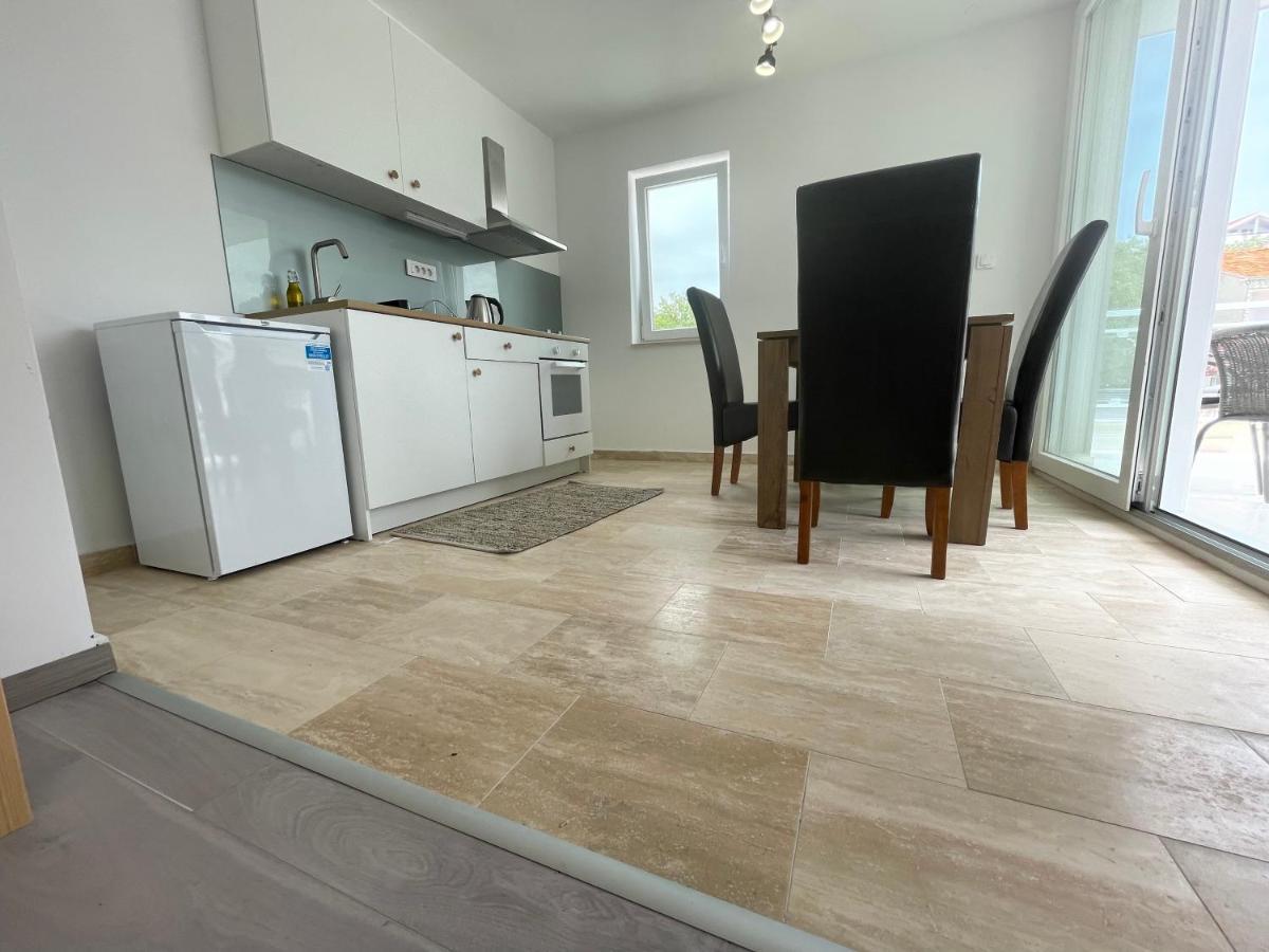 Vila Regina Apartment Paloma With Swimming Pool يزيرا المظهر الخارجي الصورة