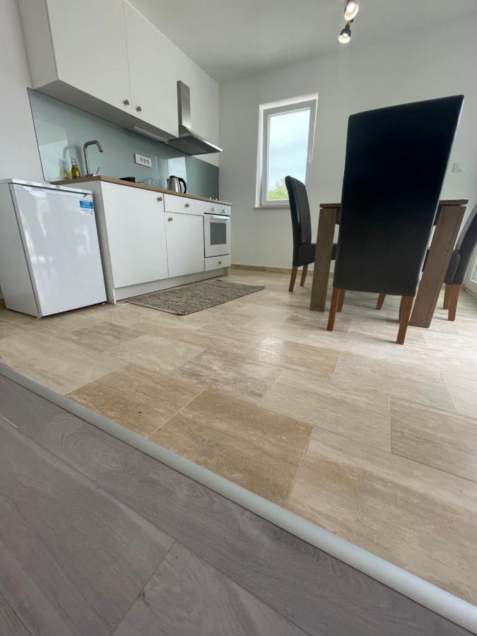 Vila Regina Apartment Paloma With Swimming Pool يزيرا المظهر الخارجي الصورة
