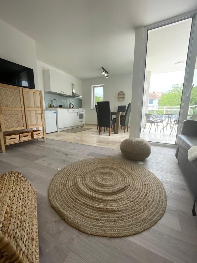 Vila Regina Apartment Paloma With Swimming Pool يزيرا المظهر الخارجي الصورة