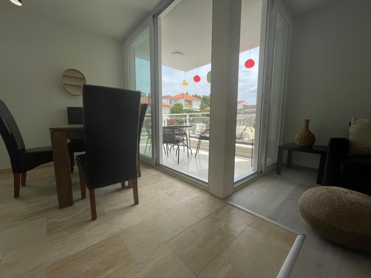 Vila Regina Apartment Paloma With Swimming Pool يزيرا المظهر الخارجي الصورة