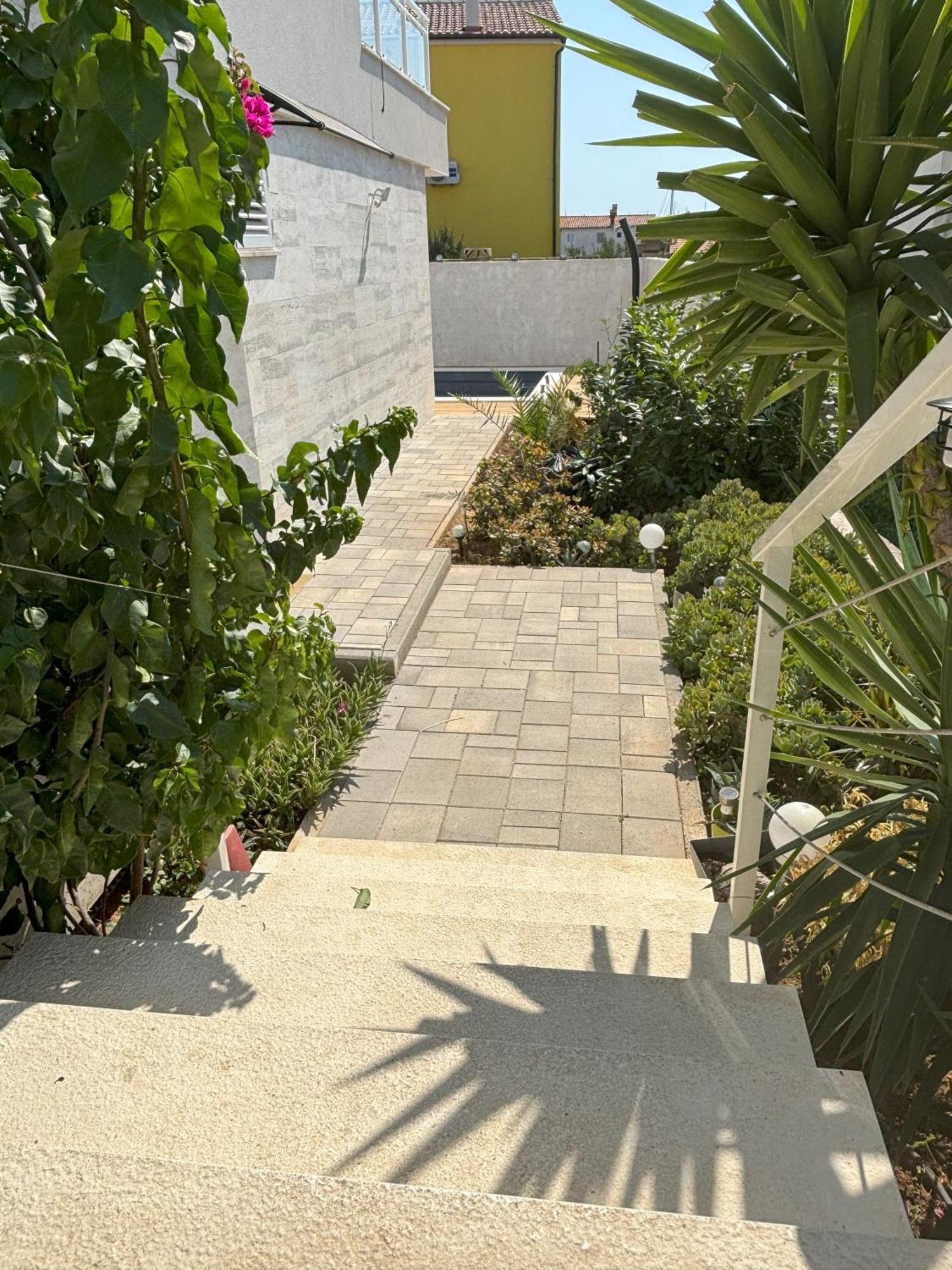 Vila Regina Apartment Paloma With Swimming Pool يزيرا المظهر الخارجي الصورة